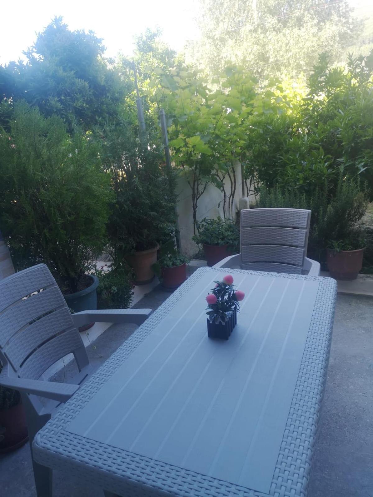 Apartament Emi *
